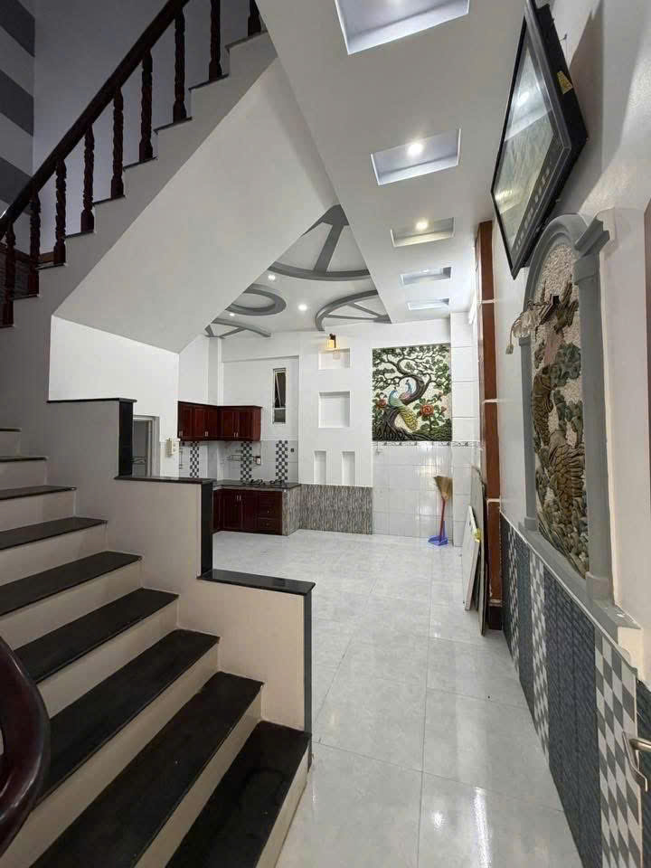 Cho thuê nhà trệt lầu 3 phòng ngủ đường Phan Huy Chú