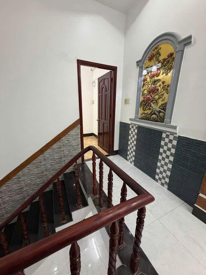 Cho thuê nhà trệt lầu 3 phòng ngủ đường Phan Huy Chú