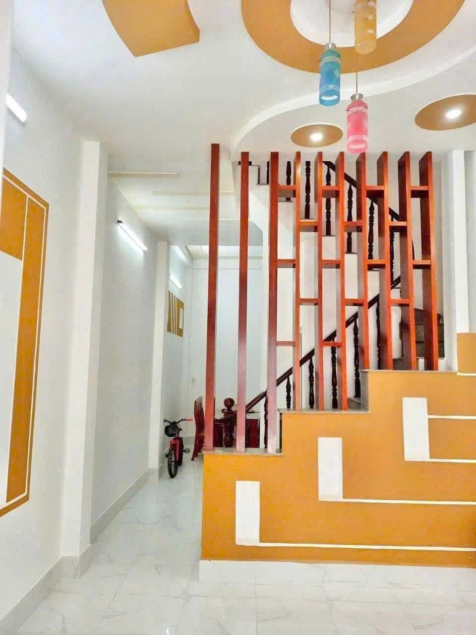 Cho thuê nhà trệt lầu đường Phạm Thế Hiển thuận tiện mở văn phòng