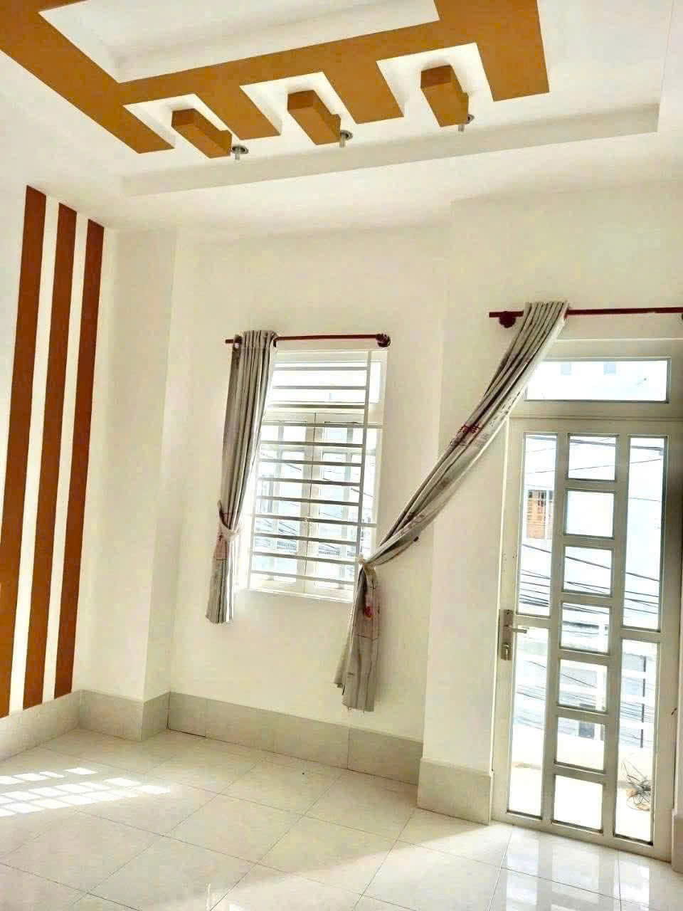 Cho thuê nhà trệt lầu đường Phạm Thế Hiển thuận tiện mở văn phòng