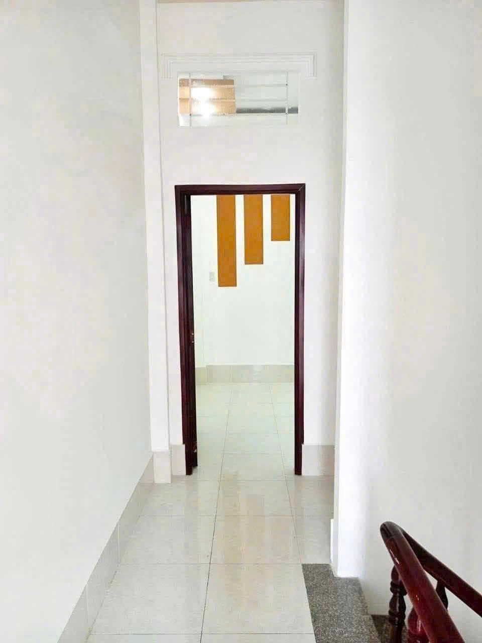 Cho thuê nhà trệt lầu đường Phạm Thế Hiển thuận tiện mở văn phòng