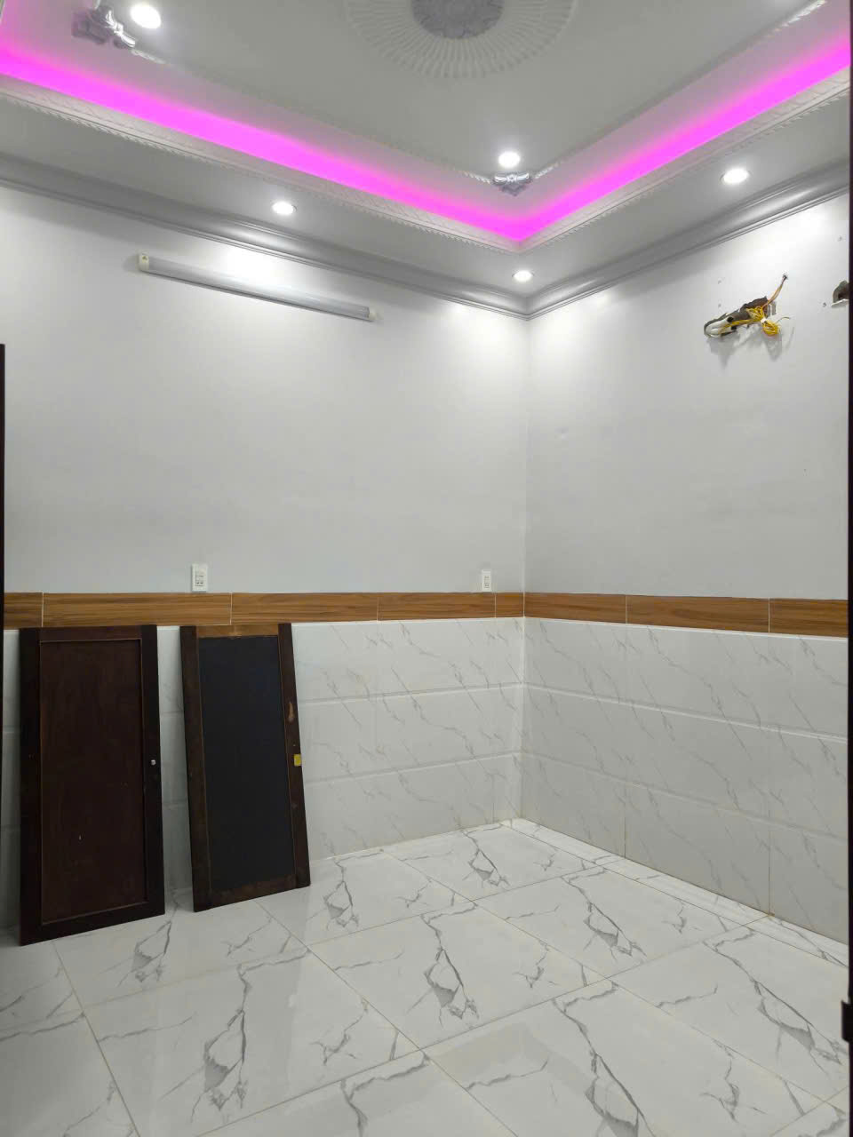 Nhà cho thuê nguyên căn tại KDC Quân Báo 4 phòng ngủ đủ nội thất