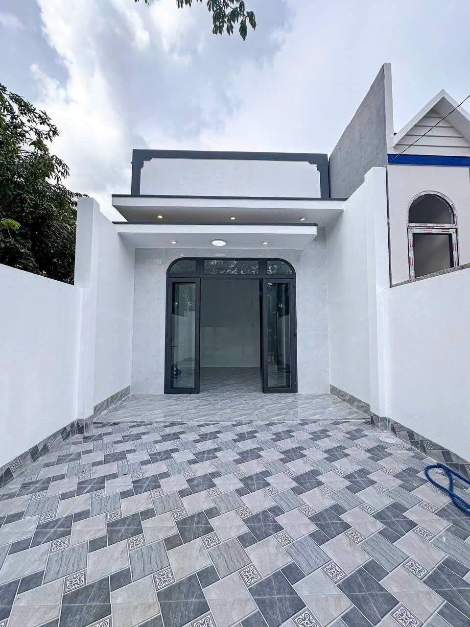 Nhà mới xây 100% – 106m², ô tô tải tới nhà gần chợ Bông Vang