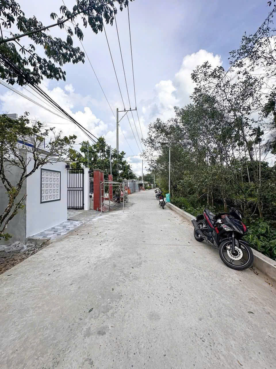 Nhà mới xây 100% – 106m², ô tô tải tới nhà gần chợ Bông Vang