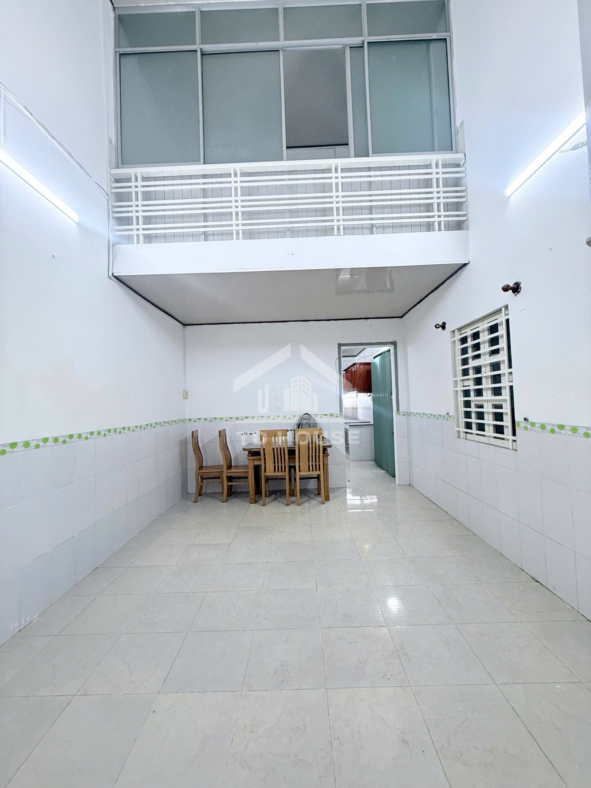 Cho thuê nhà 2pn lộ ô tô hẻm Bún Xáng