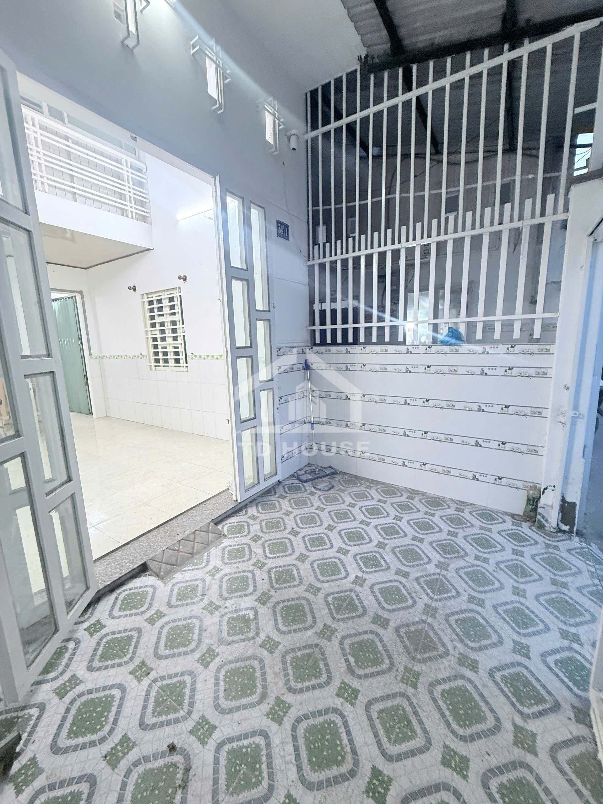 Cho thuê nhà 2pn lộ ô tô hẻm Bún Xáng