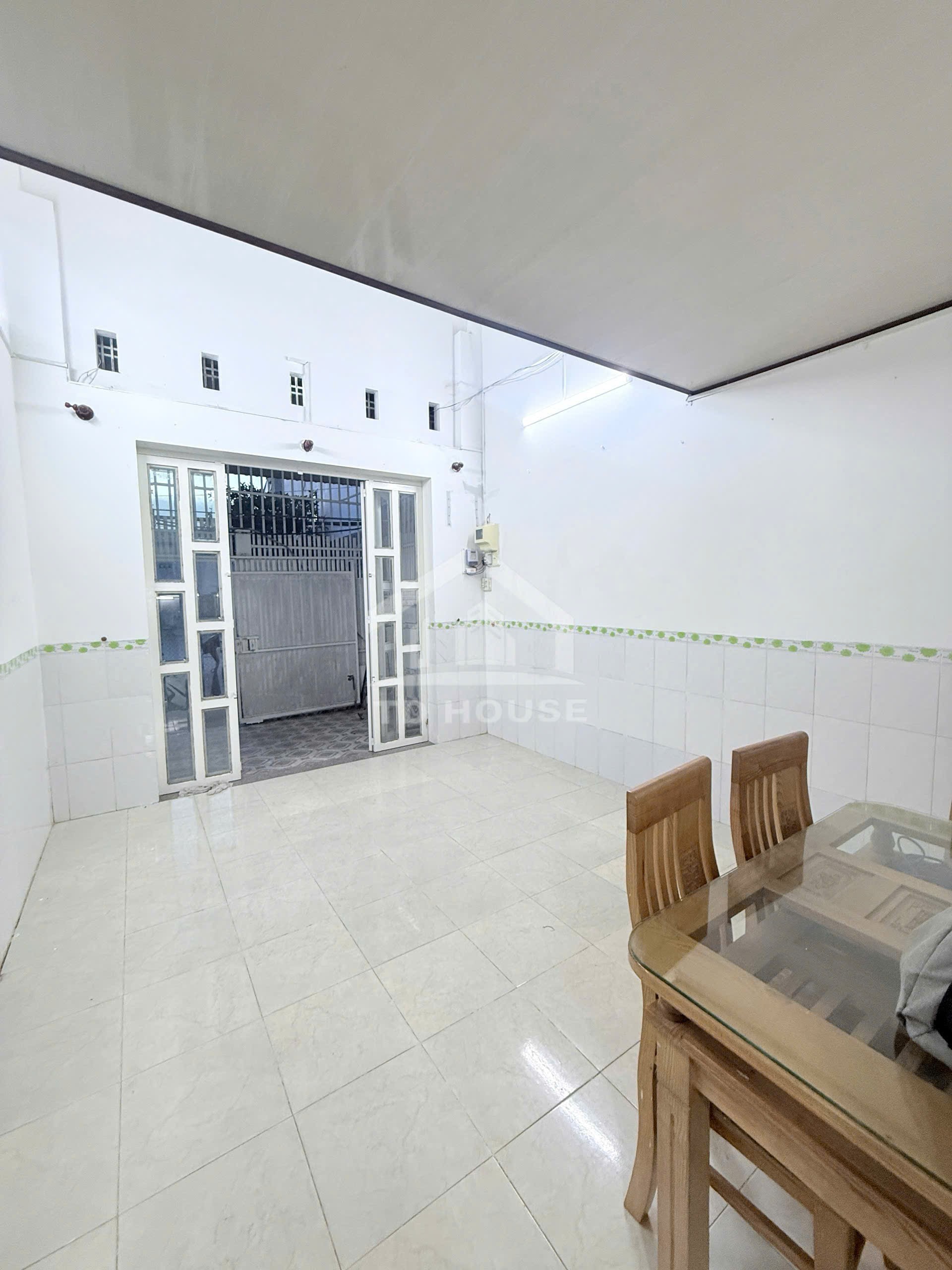 Cho thuê nhà 2pn lộ ô tô hẻm Bún Xáng