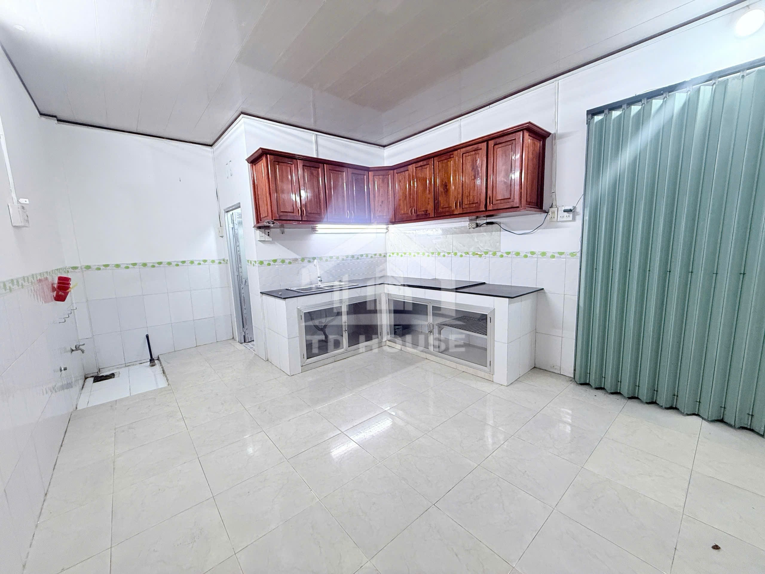 Cho thuê nhà 2pn lộ ô tô hẻm Bún Xáng