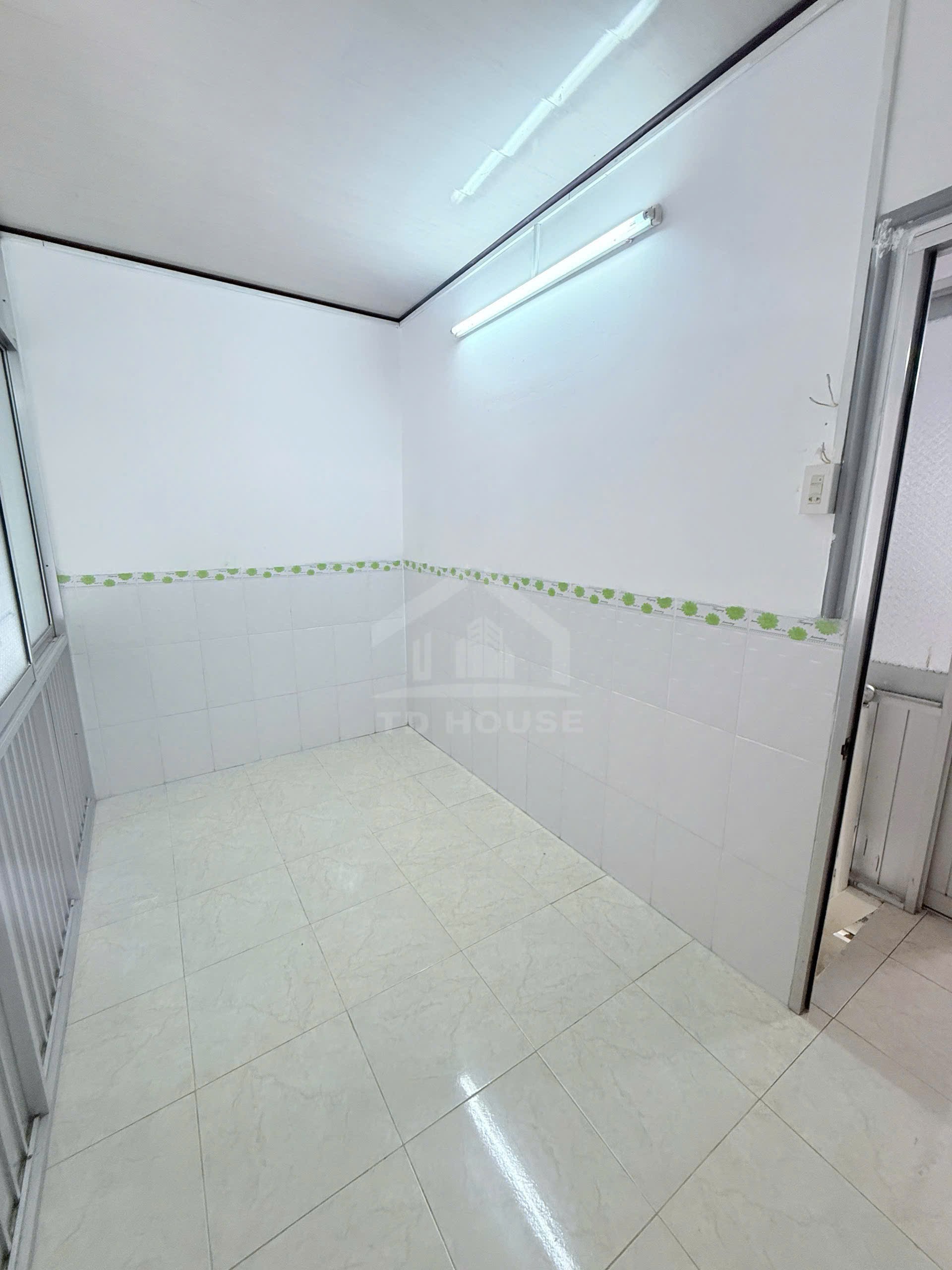 Cho thuê nhà 2pn lộ ô tô hẻm Bún Xáng
