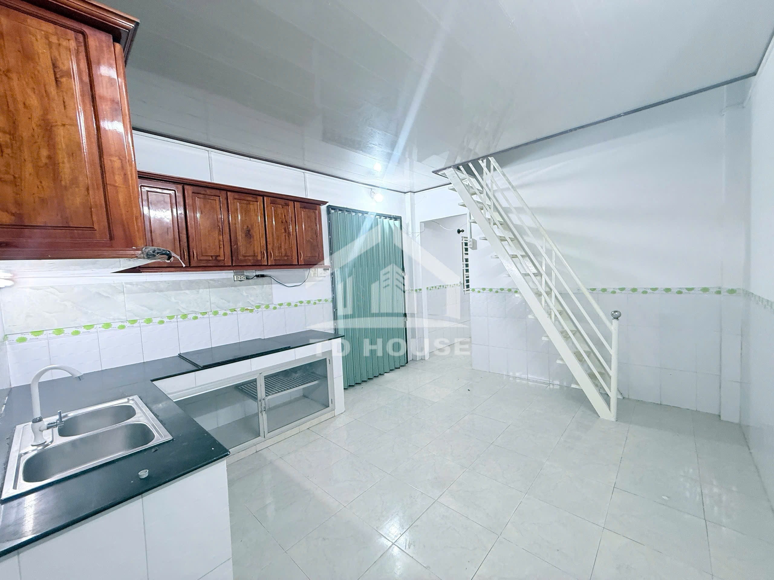 Cho thuê nhà 2pn lộ ô tô hẻm Bún Xáng