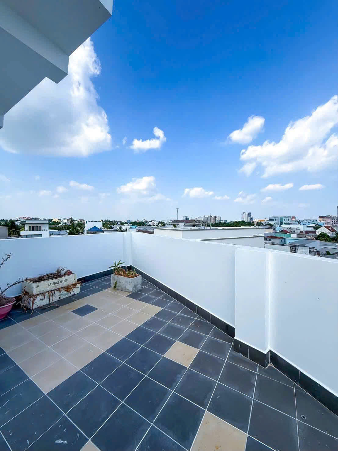 Bán nhà trệt 2 lầu góc 2 mặt tiền trục chính hẻm 160 Nguyễn Văn Cừ