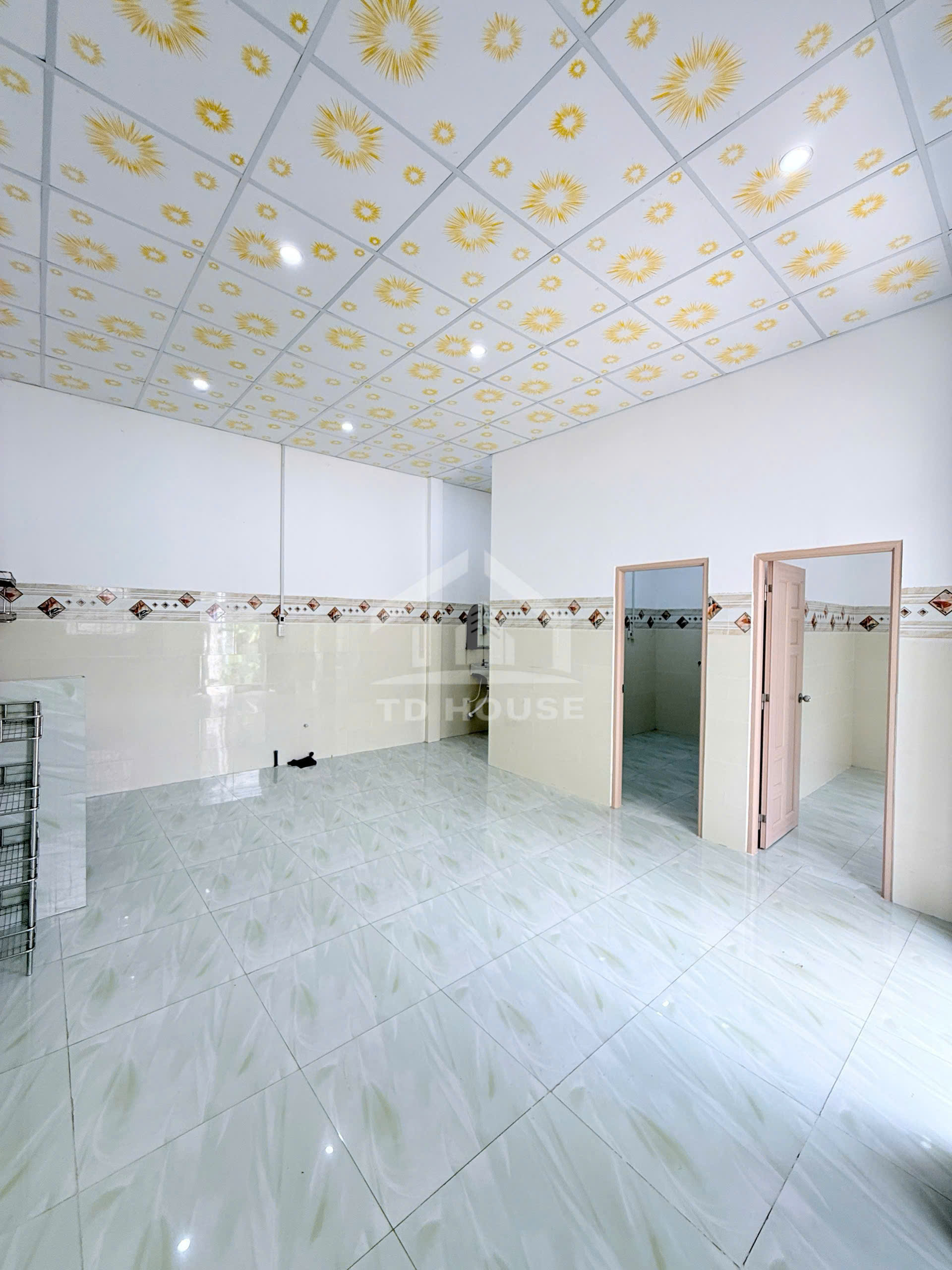 Nhà cho thuê 2 phòng ngủ có máy lạnh hẻm Võ Văn Kiệt