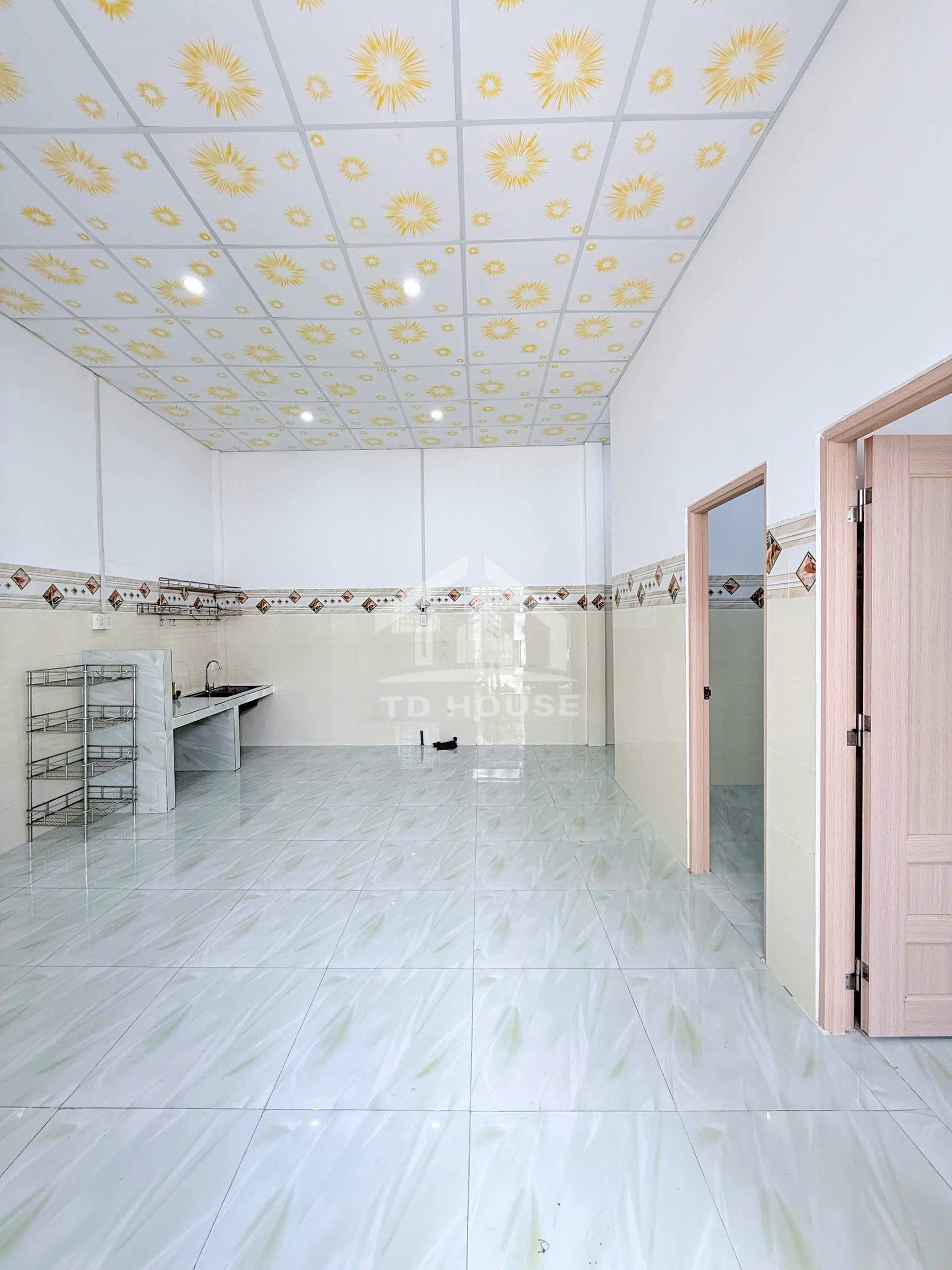 Nhà cho thuê 2 phòng ngủ có máy lạnh hẻm Võ Văn Kiệt