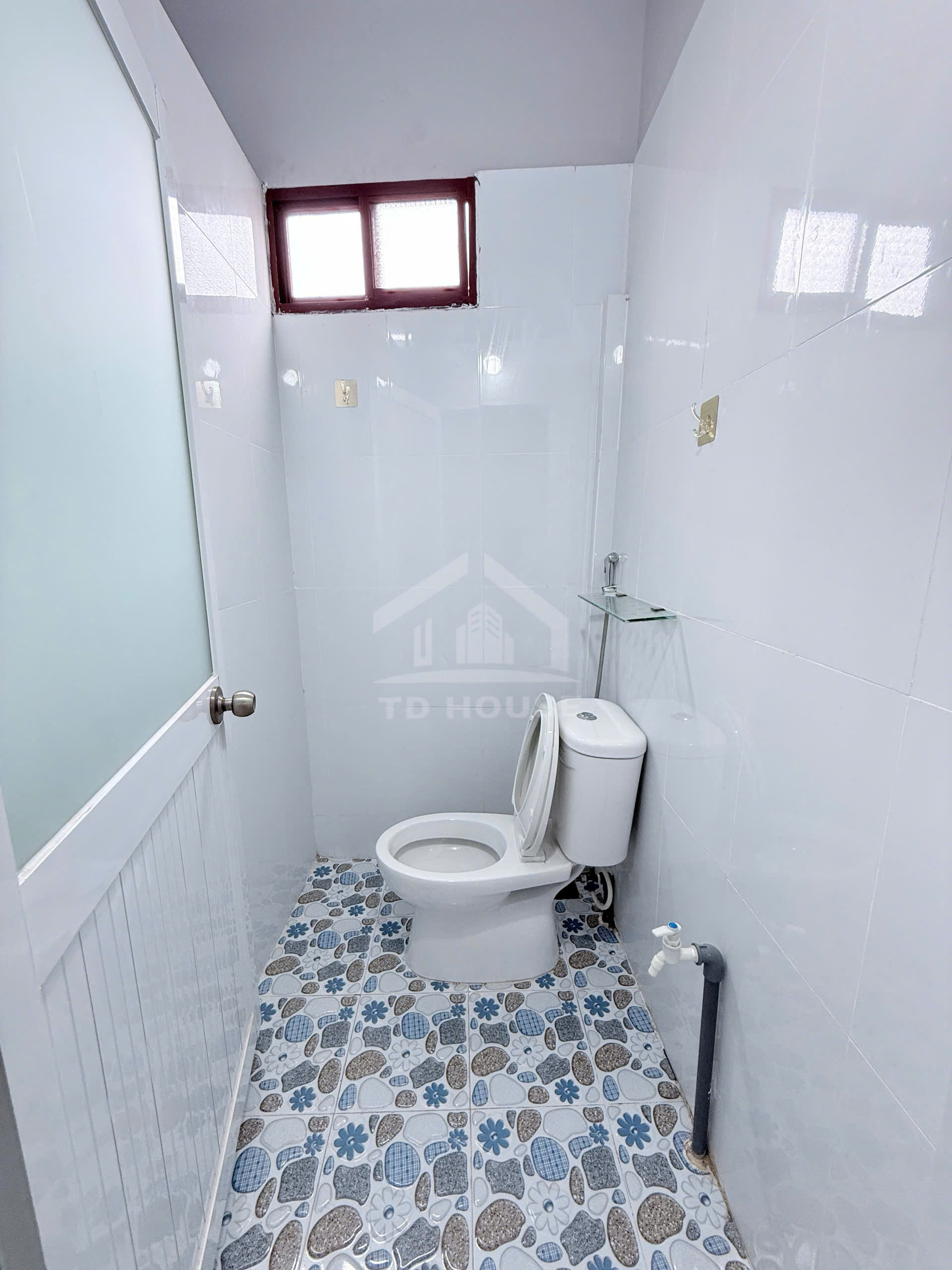 Cho thuê nhà 2 phòng ngủ gần chợ Trần Việt Châu