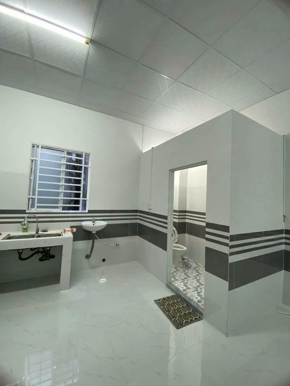 Nhà 2 phòng ngủ cho thuê hẻm 61 Phạm Ngọc Hưng, Bình Thủy - 4.5 triệu/tháng