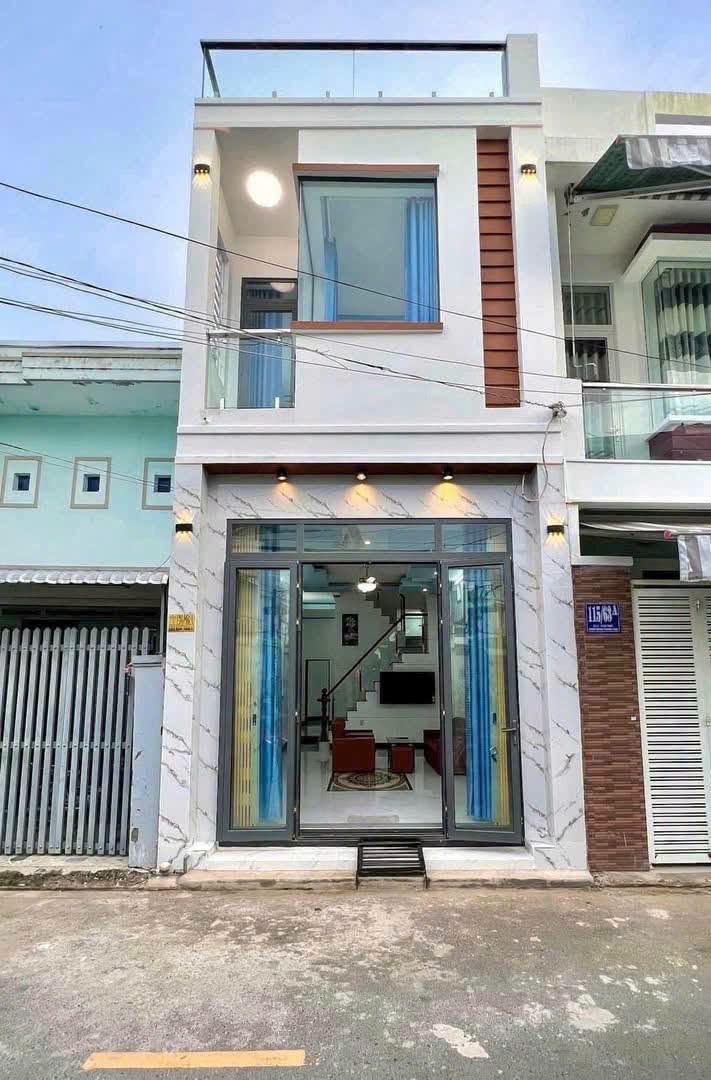Nhà lầu 3 phòng ngủ, full nội thất, hẻm 115 CMT8