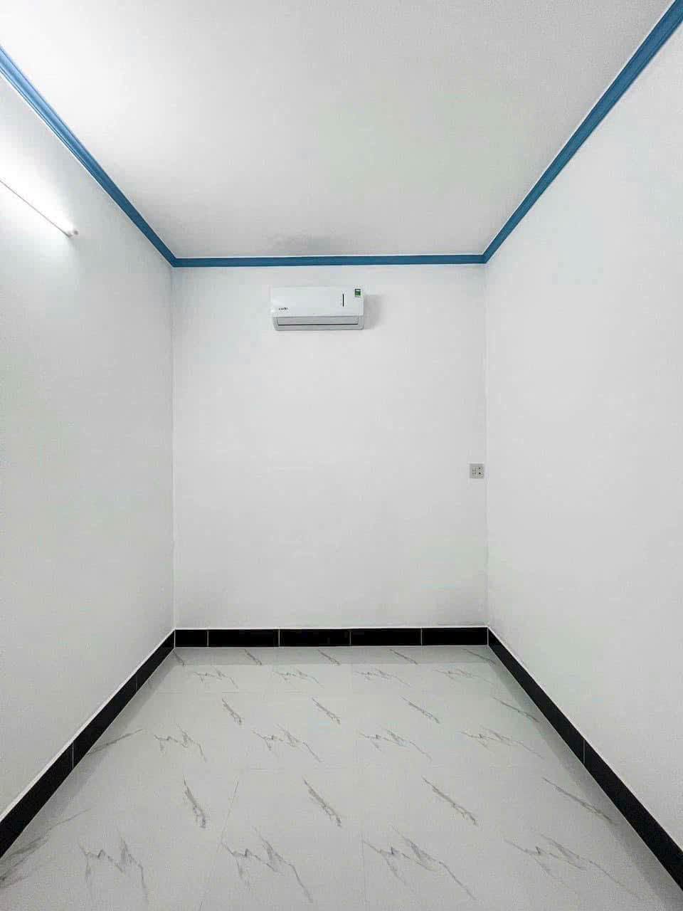 Nhà lầu 3 phòng ngủ, full nội thất, hẻm 115 CMT8