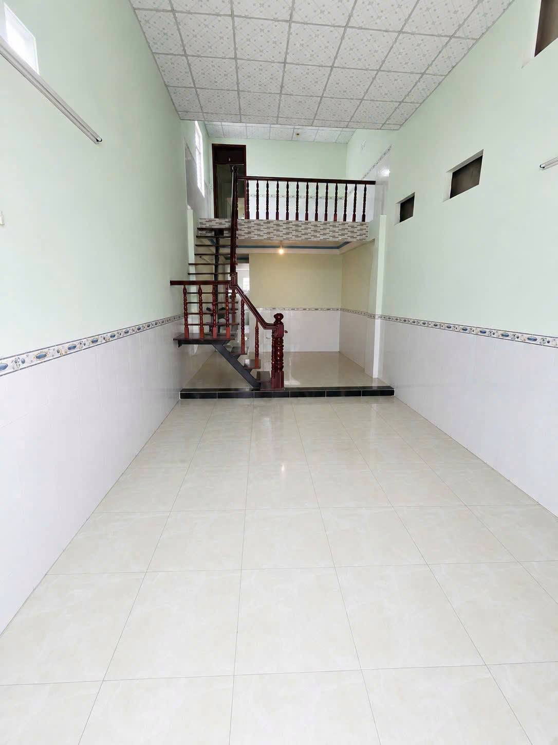Nhà 3 phòng mới cho thuê 6 triệu/tháng - Hẻm ô tô Trần Quang Diệu