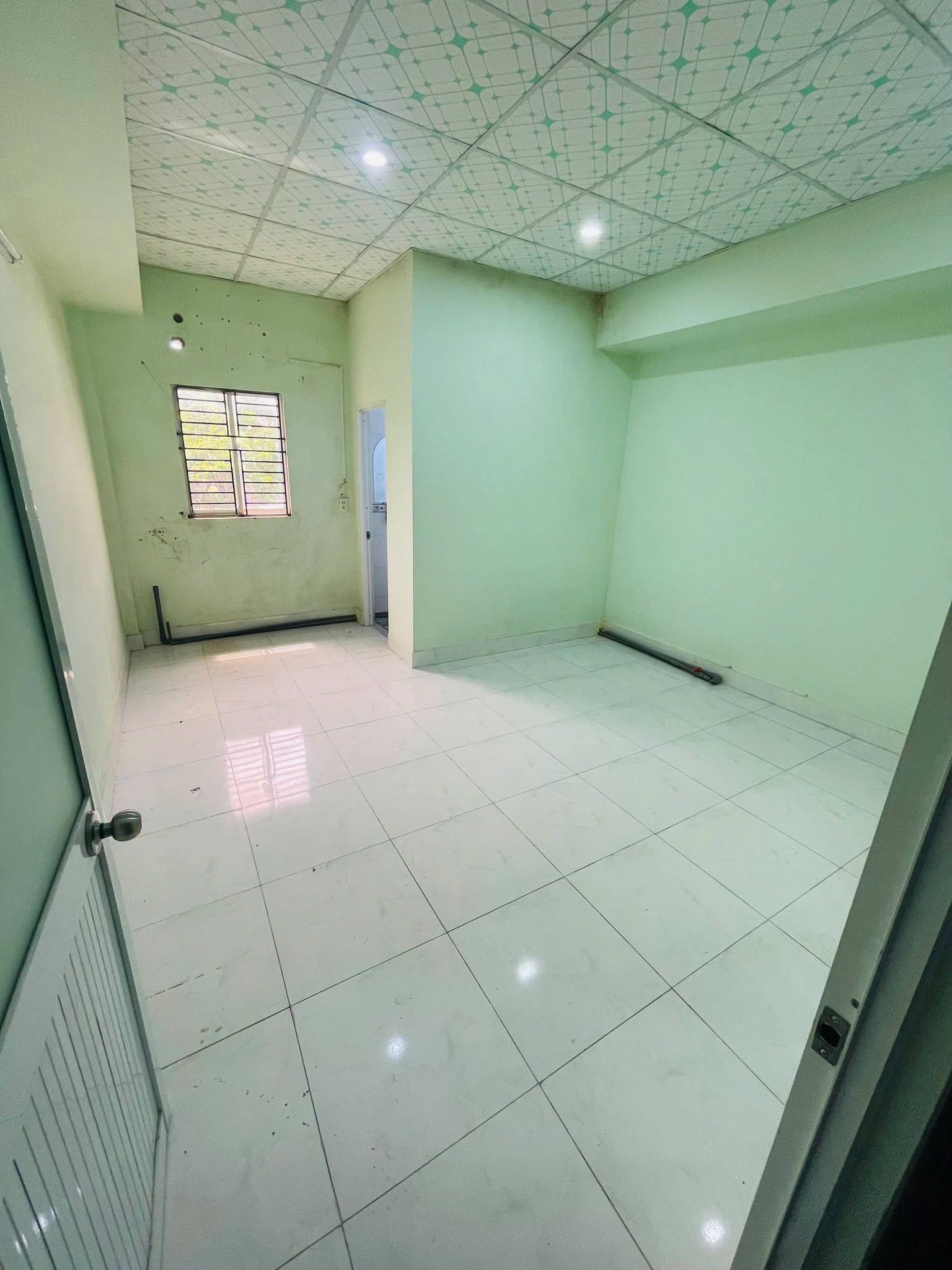 Nhà 3 phòng mới cho thuê 6 triệu/tháng - Hẻm ô tô Trần Quang Diệu