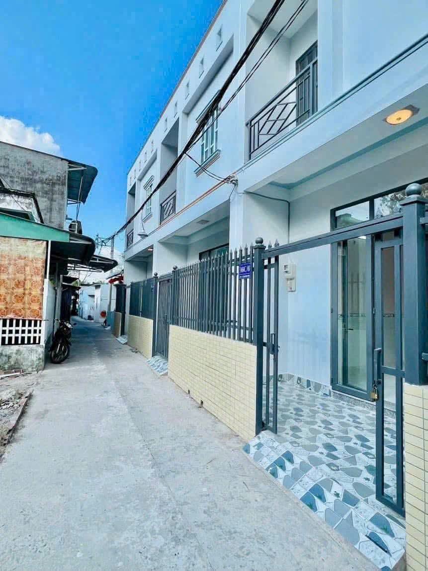 Nhà 1 trệt 1 lầu Lê Thị Hồng Gấm, Bình Thủy, Cần Thơ