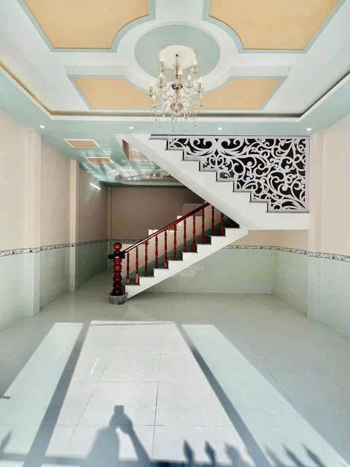 Nhà 1 trệt 1 lầu Lê Thị Hồng Gấm, Bình Thủy, Cần Thơ
