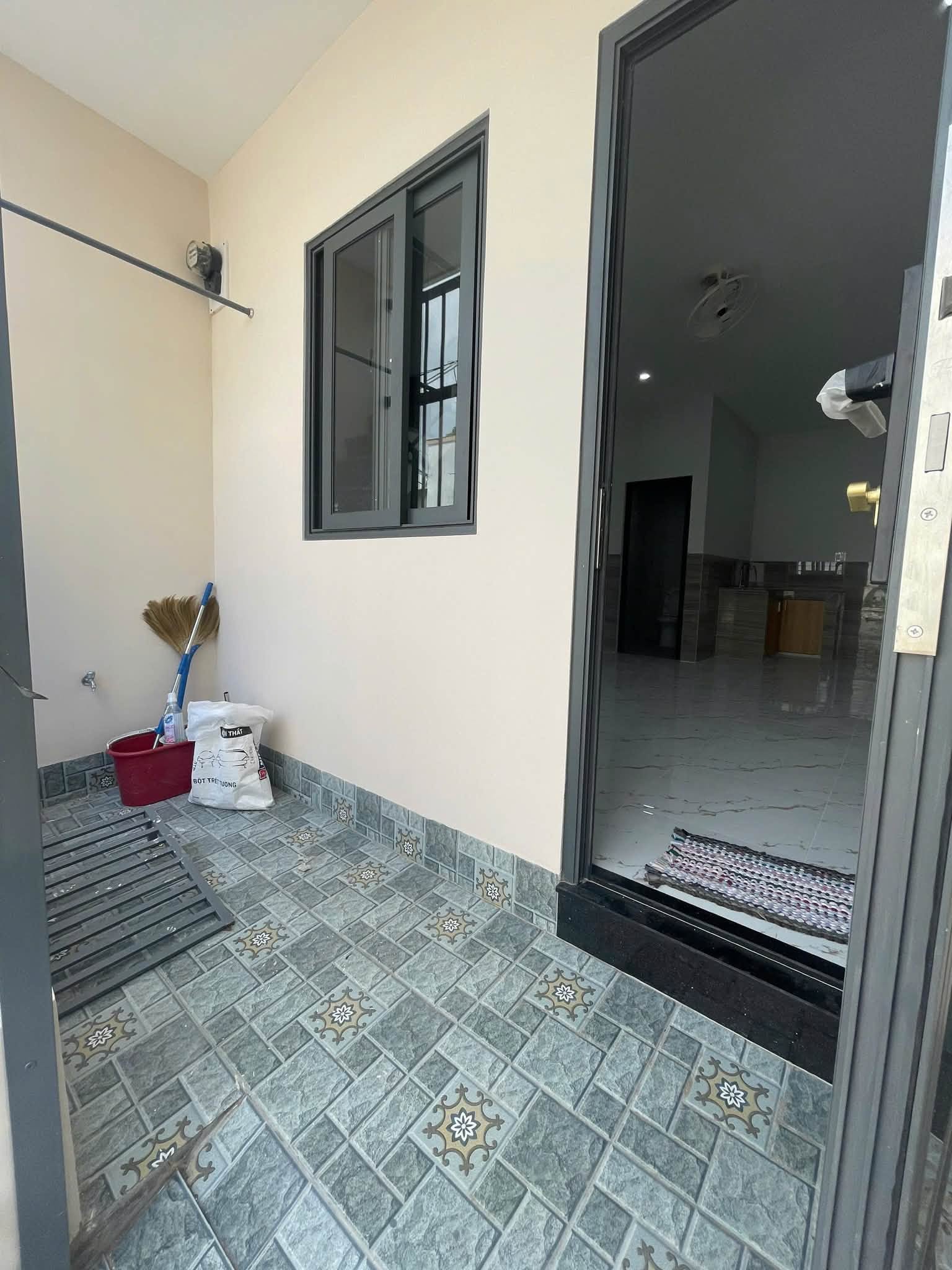Cho thuê nhà 2PN hẻm CMT8 gần Cầu Bình Thủy